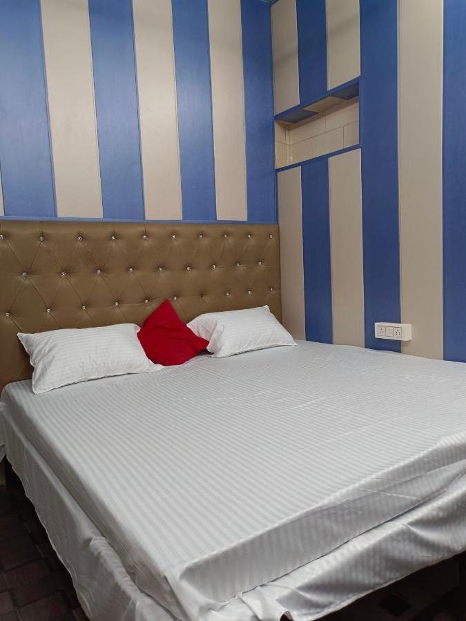 Hotel India Inn Walking Distance From Taj Mahal-- Rooftop Taj Mahal View Agra  Exteriör bild