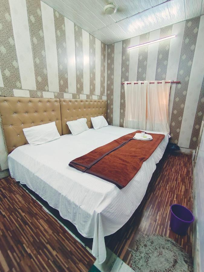Hotel India Inn Walking Distance From Taj Mahal-- Rooftop Taj Mahal View Agra  Exteriör bild