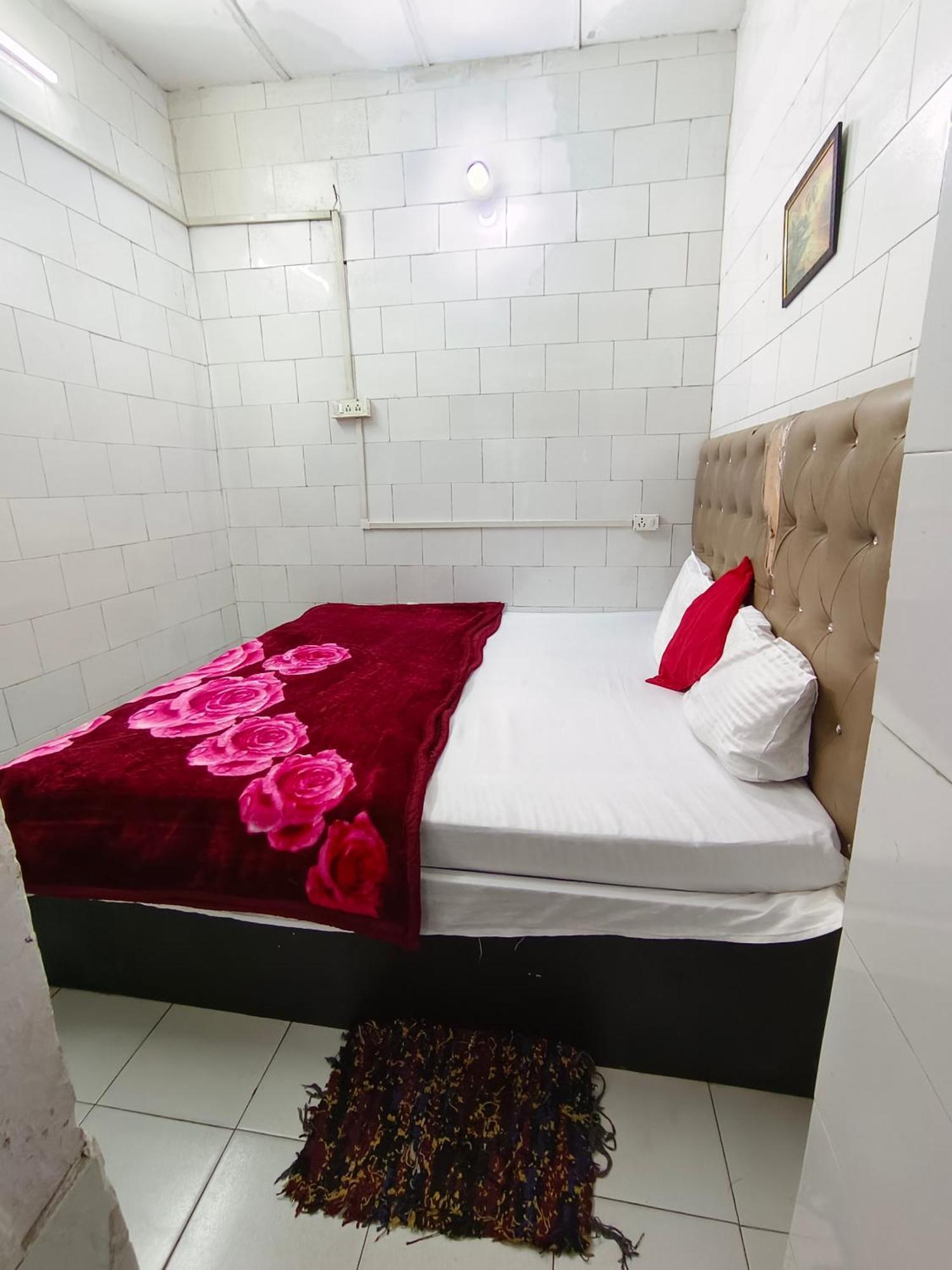 Hotel India Inn Walking Distance From Taj Mahal-- Rooftop Taj Mahal View Agra  Exteriör bild