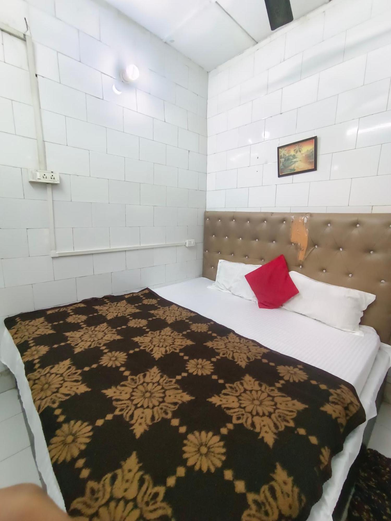 Hotel India Inn Walking Distance From Taj Mahal-- Rooftop Taj Mahal View Agra  Exteriör bild