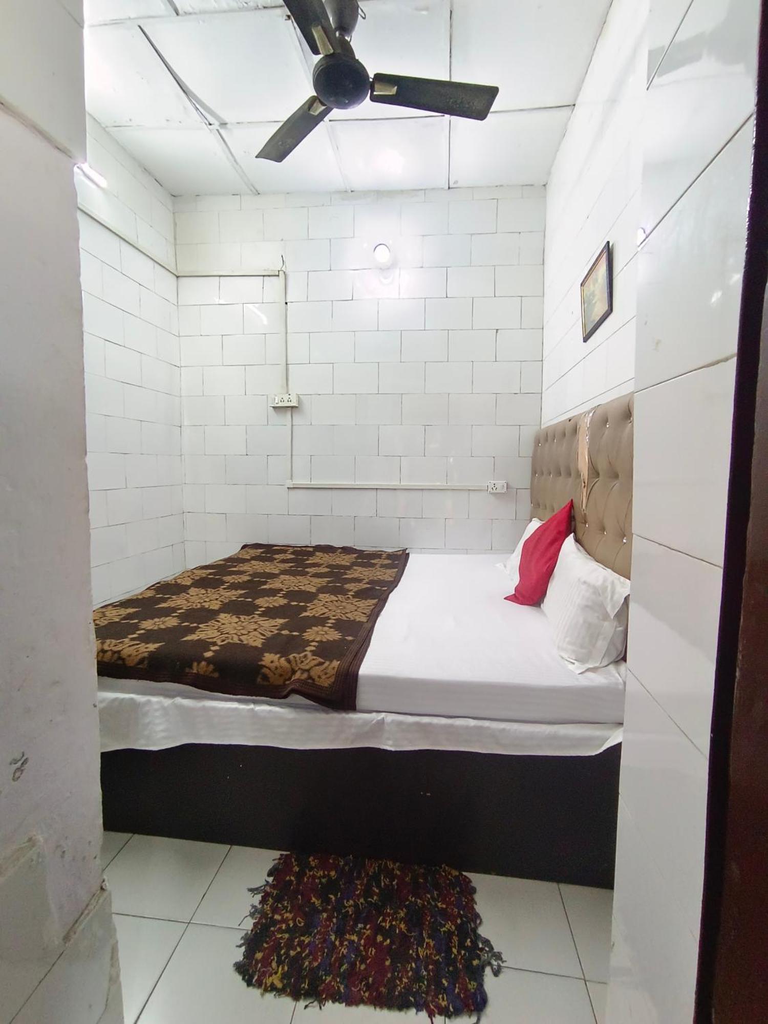 Hotel India Inn Walking Distance From Taj Mahal-- Rooftop Taj Mahal View Agra  Exteriör bild