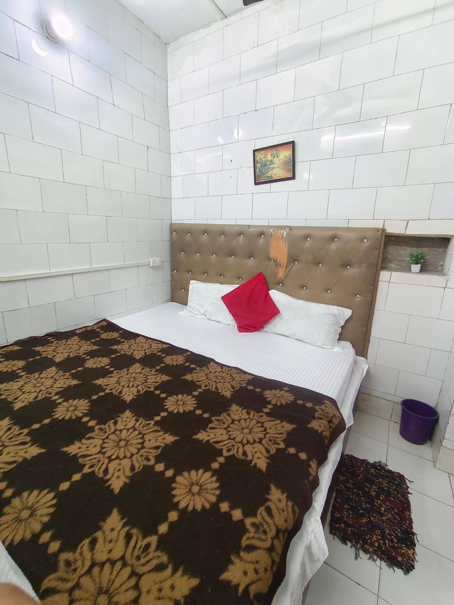 Hotel India Inn Walking Distance From Taj Mahal-- Rooftop Taj Mahal View Agra  Exteriör bild