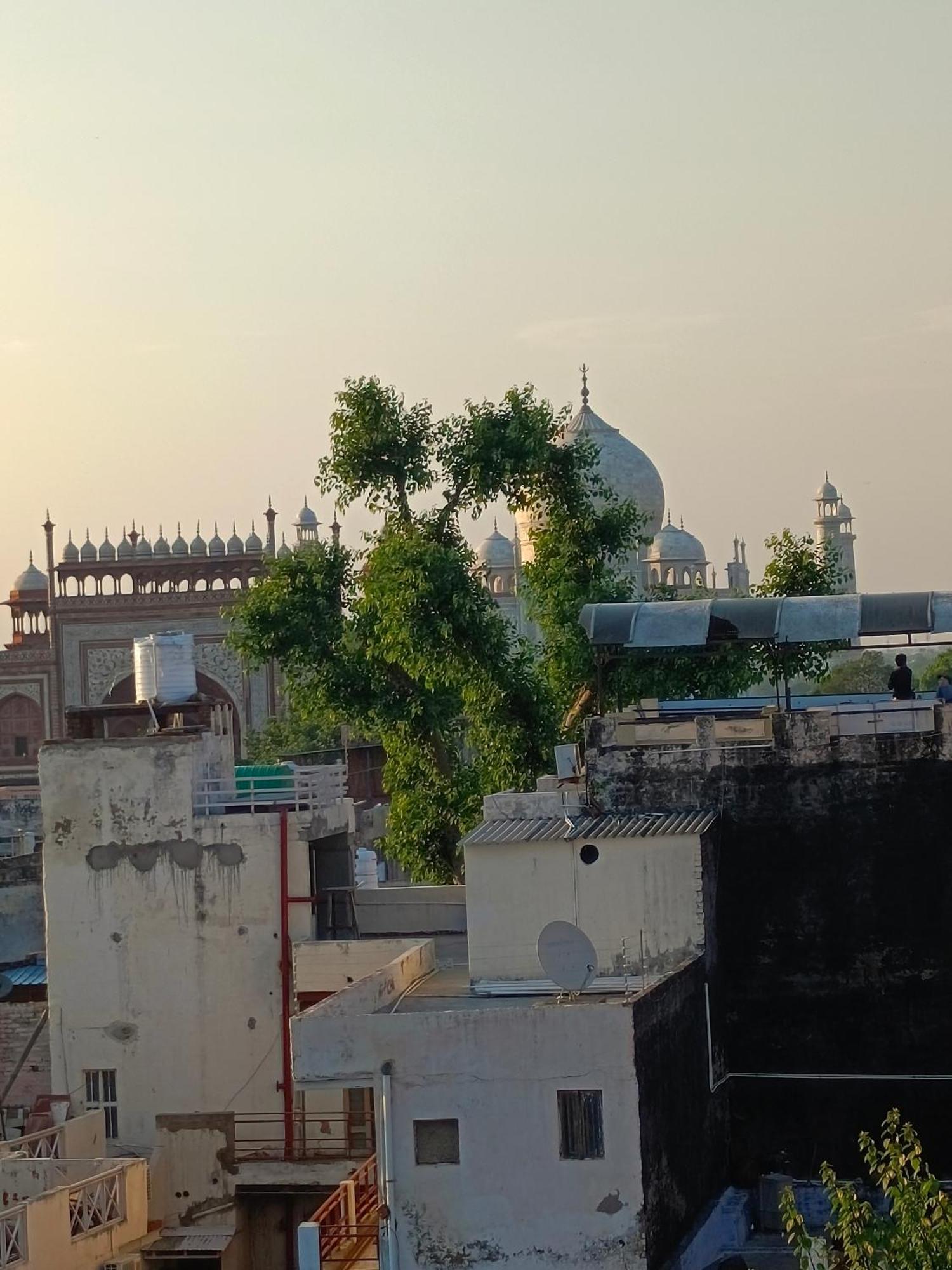 Hotel India Inn Walking Distance From Taj Mahal-- Rooftop Taj Mahal View Agra  Exteriör bild