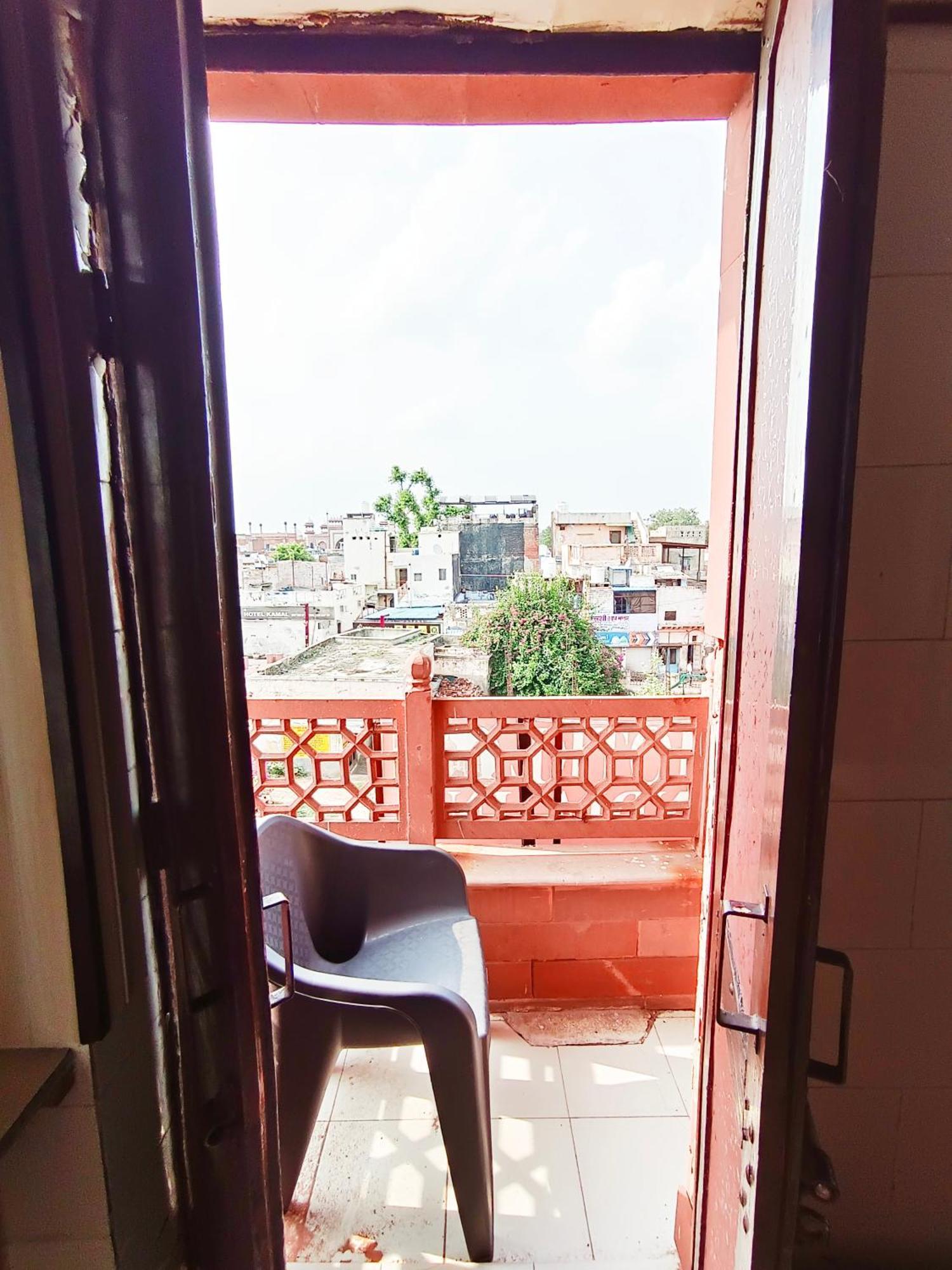Hotel India Inn Walking Distance From Taj Mahal-- Rooftop Taj Mahal View Agra  Rum bild