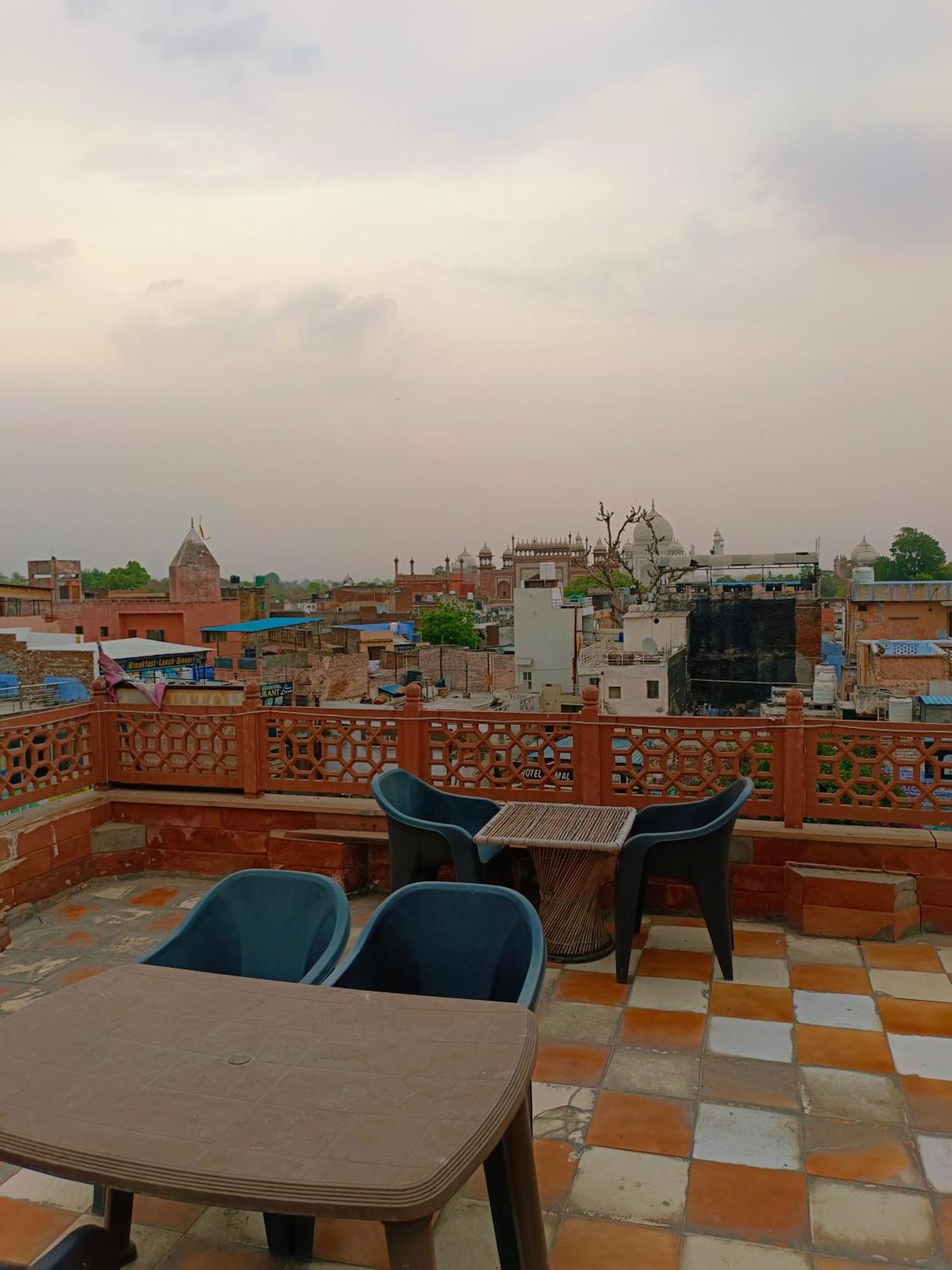 Hotel India Inn Walking Distance From Taj Mahal-- Rooftop Taj Mahal View Agra  Exteriör bild