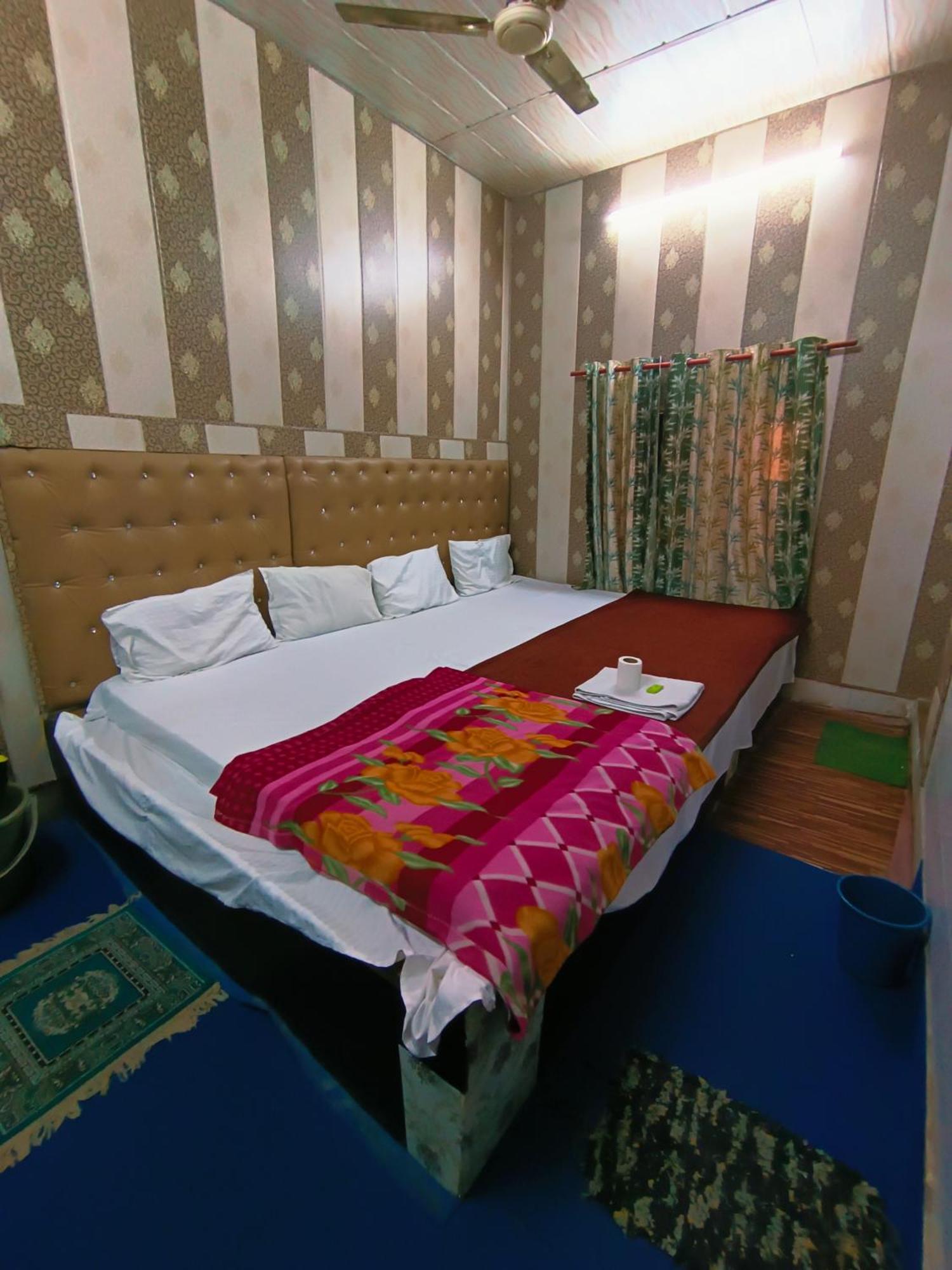 Hotel India Inn Walking Distance From Taj Mahal-- Rooftop Taj Mahal View Agra  Exteriör bild