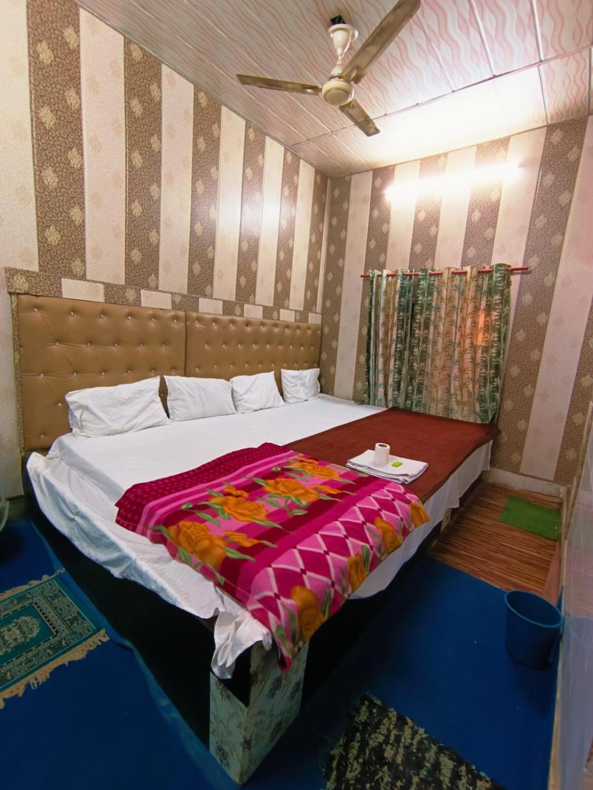Hotel India Inn Walking Distance From Taj Mahal-- Rooftop Taj Mahal View Agra  Exteriör bild